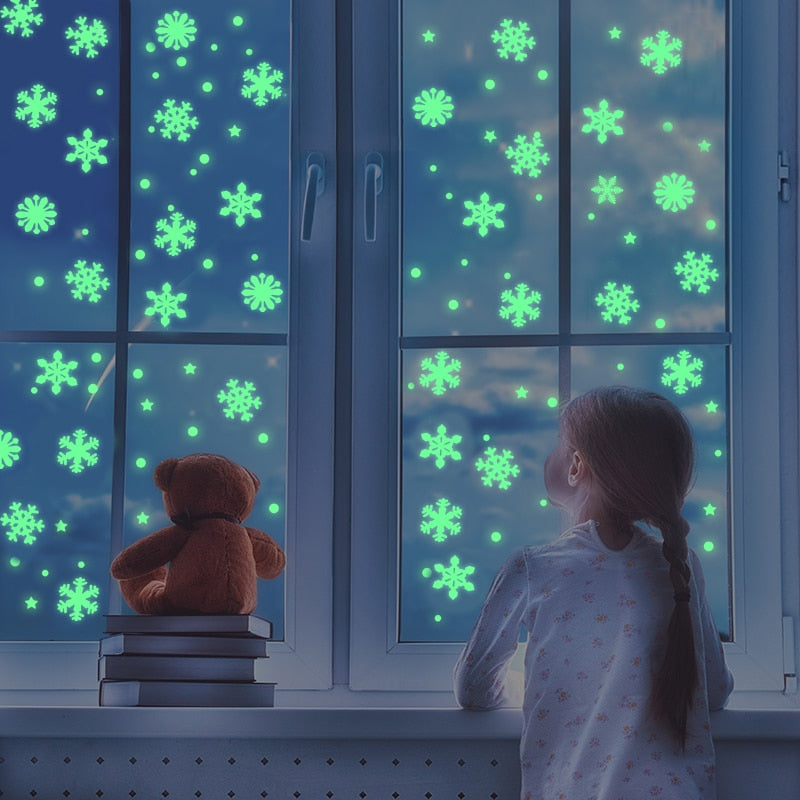 50Pcs Luminous Snowflake Wall Stickers Glow In The Dark Decal